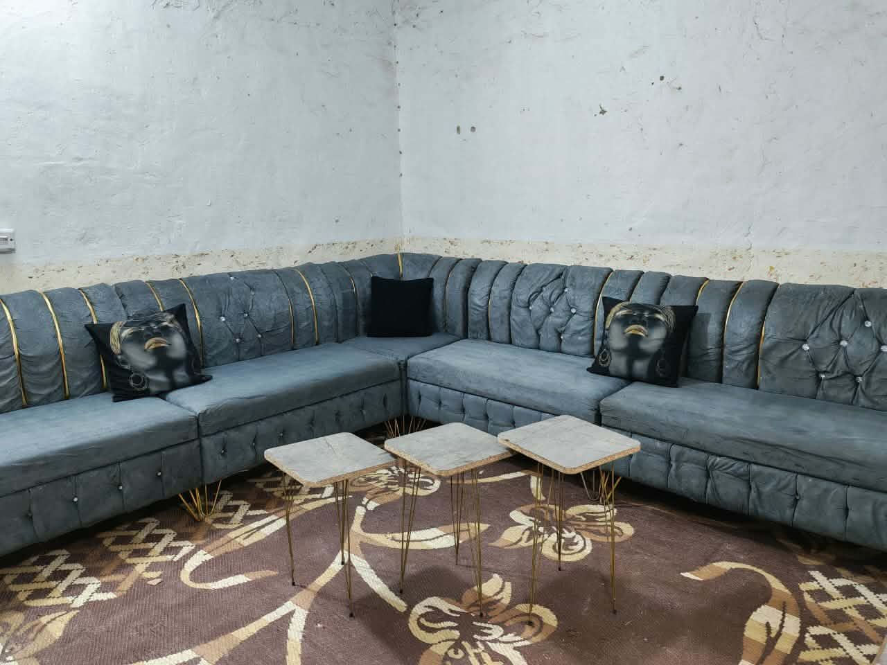 ديوان 11 مقعد نضيف مابي اي ضرر تزكام تكمه ثكيل كلش سعره 250 وبي مجال مكاني كاظميه يوجد توصيل بكروه *********** يوجد واتساب
