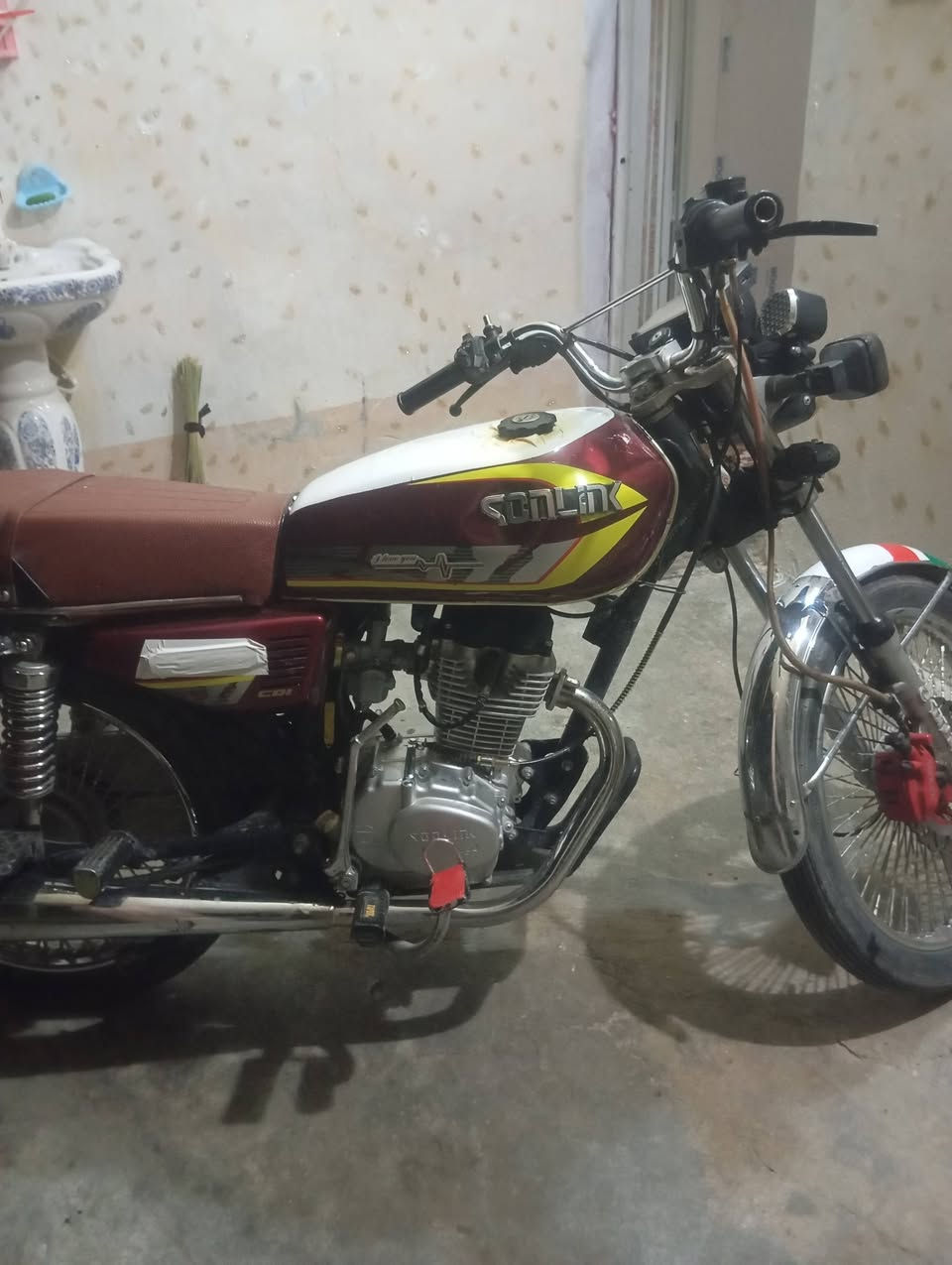 ماطور للبيع اربعه كير  موديل  24مكاني جلولاء  ***********
