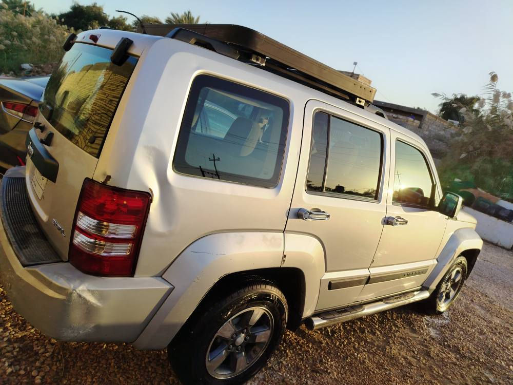 جيب لبتري أمريكى عالية
2008
مكفول من الصبغ وياها سونار 
محرك وكير فول
بيها خسفه من واردها الأمريكي مبين بالصورة
لد كاشف  500 متر بعرض 50
كامرة
حساسات
مانع انزلاق
مانع تدحرج
7 راكب
درع جانبي
وقمارة المنيوم دبل
تخم تأيرات جديد صار سبوع من شادهن
محرك 3700
6
لوكير 
دفع رباعي
4×4
لون رصاصي غير محدود
مشروع وطني
سنوية لحد 27 
رقم بغداد  أ
مميز 4 أرقام 
مشروع وطني 
باسمي ثاني يوم أحول 

السعر 97 ورقة
كافة الغرامات عليه
رقمي واتساب
*********** المناذرة, النجف
