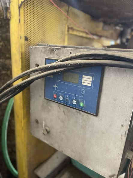 لبيع مولدين كاتم جاهزات للشغل وبحالة ممتازة 🔥
🔹 بيركنز – 80 كيفي – لون أبيض
مكينة قوية، صوت ناعم، مناسب للأحمال العالية

🔹 كامنز – 50 كيفي
استهلاك قليل + أداء ثابت

📍 المكان: بغداد – الكرادة / شارع 62
💰 السعر للاثنين معًا: 85 ورقة
📞 للتواصل: ***********

فحص وتجربة على الواقع… السعر قابل للنقاش بعد المعاينة
