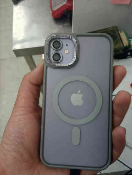 ايفون 11 عادي مبدل بطارية 100 نوعية اصلية 
باقي مكفول 
ذاكرة 128 
السعر 225 الف 
مكاني بغداد الغدير 
***********
