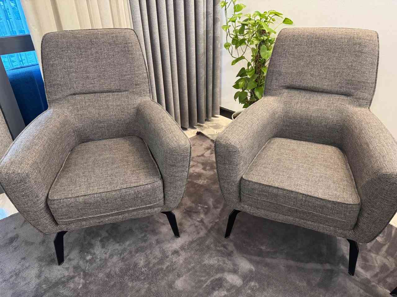 تخم قنفات تركي للبيع 
9 مقاعد
اللون رصاصي غامق
السعر  / مليون
العنوان / بغداد المنصور
رقم الموبايل / *********** بغداد, العراق
