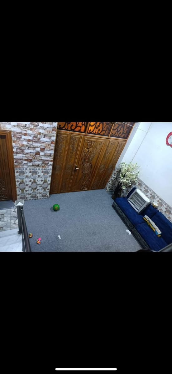 #دار_للبيع
كربلاء حي النواب مقابيل مستشفى الكفيل 
بظهر الچاير يبعد 3كيلو عن الامام
100 متر طابقين 3 غرف
***********
