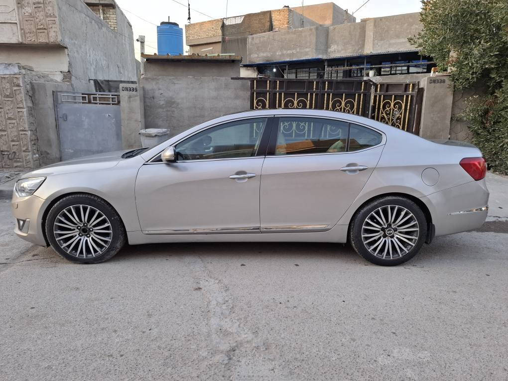 السلام عليكم للبيع او مراوس كيا كادينزا موديل ٢٠١٤ خليجيه محرك ٣٠٠٠ فول مواصفات اعلى فئه جاهزه بدون نقص تخم تاير جديد كهربائيات كلهه تشتغل داخل نظيف صدر امامي وخلفي ممتاز مصبوغه حزام عدا كم قطعه مكفوله من الحادث مكانها بغداد الدوره ابو دشير هاتف *********** سعرها ١١٥ وبيها مجال ان شاء الله تعالى بغداد, العراق
