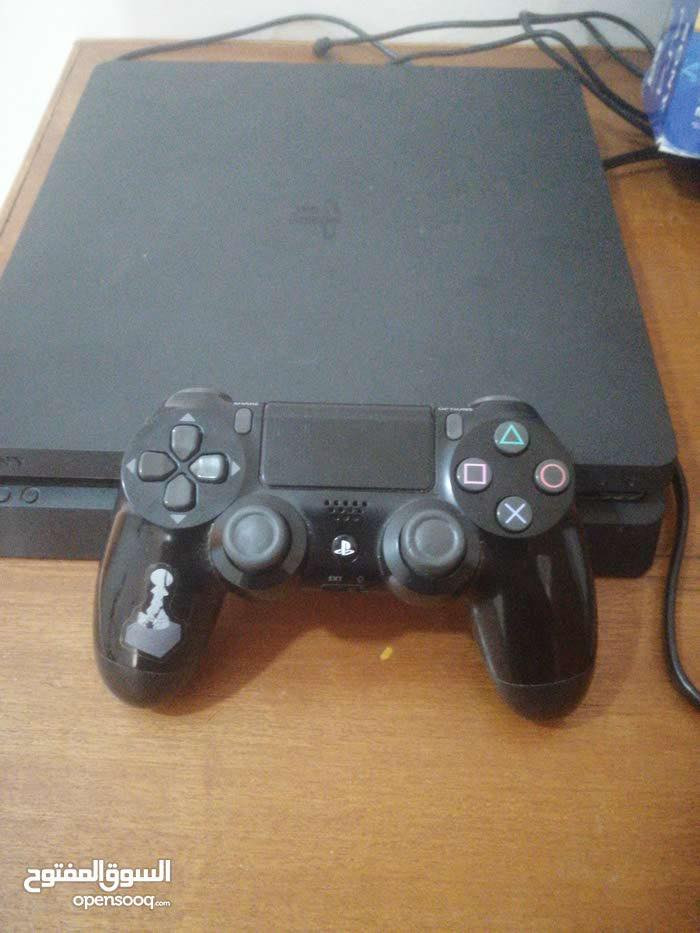 بلي 4 للبيع
جهاز مامفتوح و لا داخل صيانه مساحه 1t ريجن اوربي غراضه كامله كلها 
السعر300 
مكان ميسان الجمعيات 
للتواصل واتساب فقط ***********
توصيل موجود
