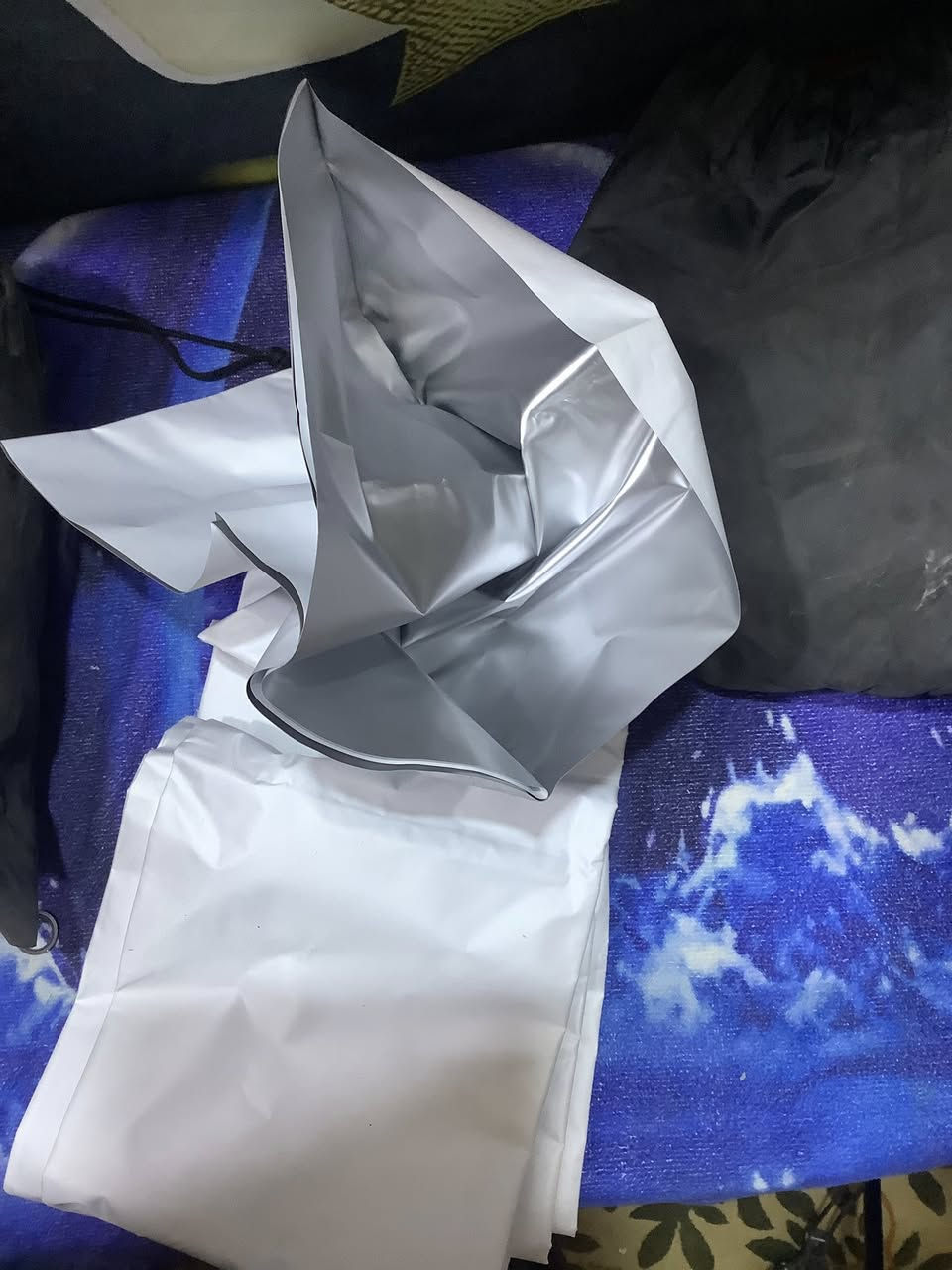 مال تصوير بس شوي بيها كسر موضح   و بردة  وبردة لون رصاصي قطعتين  كلهن ب8


**إذا كنت صاحب هذا الإعلان وتريد حذفه لأي سبب، رجاءا أرسل رسالة إلى الدعم الفني**