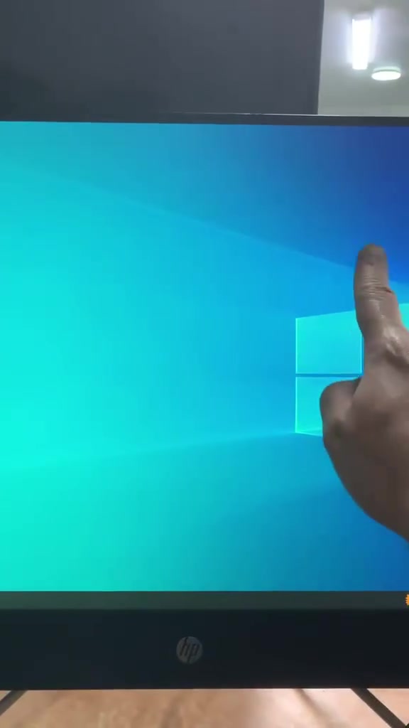 للبيع 
حاسبة All-in-One مميزة وعملية - الأناقة والأداء في جهاز واحد!
للبيع حاسبة بمواصفات ممتازة، مناسبة جداً للعمل المكتبي، الدراسة، وتصفح الإنترنت بسلاسة تامة. الجهاز نظيف جداً وجاهز للاستخدام مباشرة.
المواصفات:
• المعالج: Core i5 الجيل الثاني عشر (أداء سريع وقوي).
• الرام: 8GB.
• التخزين: NVMe 256GB (يعطي سرعة خيالية في إقلاع الويندوز وفتح البرامج).
• كرت الشاشة: UHD Graphics.
• التصميم: All-in-One (تصميم أنيق يوفر مساحة على المكتب بدون أسلاك كثيرة).
💰 السعر: 650,000 دينار عراقي فقط.
📍 الموقع: بغداد.
للتواصل والاستفسار، يرجى مراسلتي على الخاص


**إذا كنت صاحب هذا الإعلان وتريد حذفه لأي سبب، رجاءا أرسل رسالة إلى الدعم الفني**
