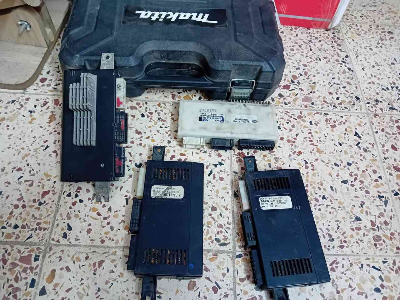 السلام عليكم
عندي غراض مال كاسح 
عقل لايت قطعه ٤٠ الف
كونترول جام ام شفط وثاني بدون دامه شفط قطعه ٢٥ الف 
ماطور شفط صندوق كاسح ٣٥ الف 
عقل سنتر لوك واناره خفاش ٢٥ الف 
غراض كلهن مفحوصات 
مكاني بغداد 
***********
