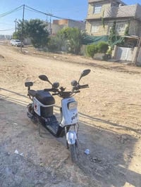 شباب دراجه للبيع R8 نضيفه مصار  اهواي من اشتريتها تقريباً صار شهرين بط...