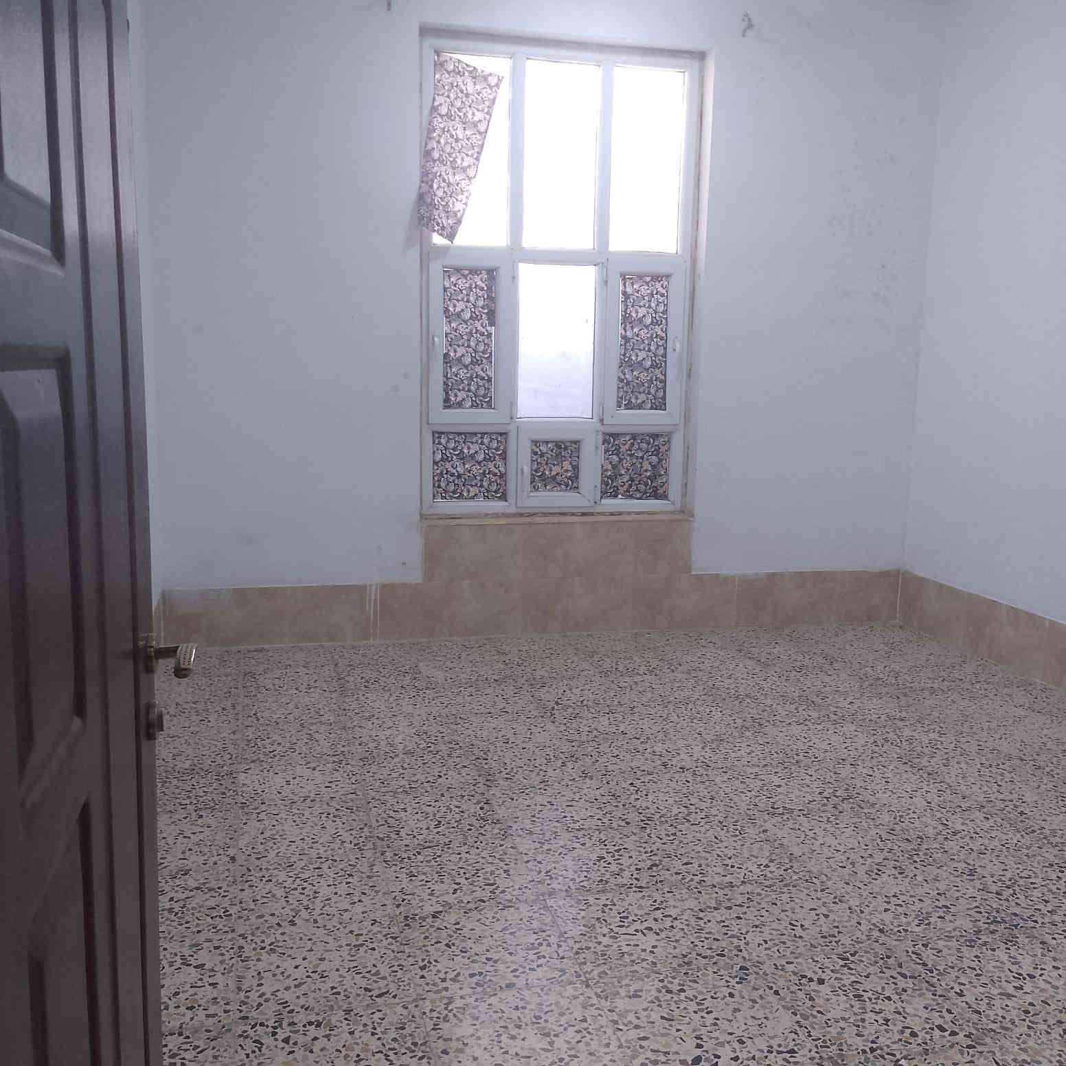 السلام عليكم  بيت اللايجار  العنوان  بدايه الصوفيه قرب من فندق الرمادي
استقبال غرف عداد 2  وصاله ومطبخ وحمام داخلي وخارجي  تصوير البيت موجود
💬للأستفسار مراجعه السعر 500بي مجال
       مكتب مصطفئ العلواني للعقارات 
    ***********   📲
🌐الرمادي الشركه مجاور اعداديه فلسطين
