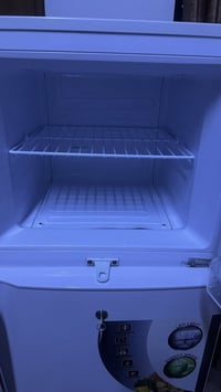 ثلاجة • حجم وسط • نظيفة