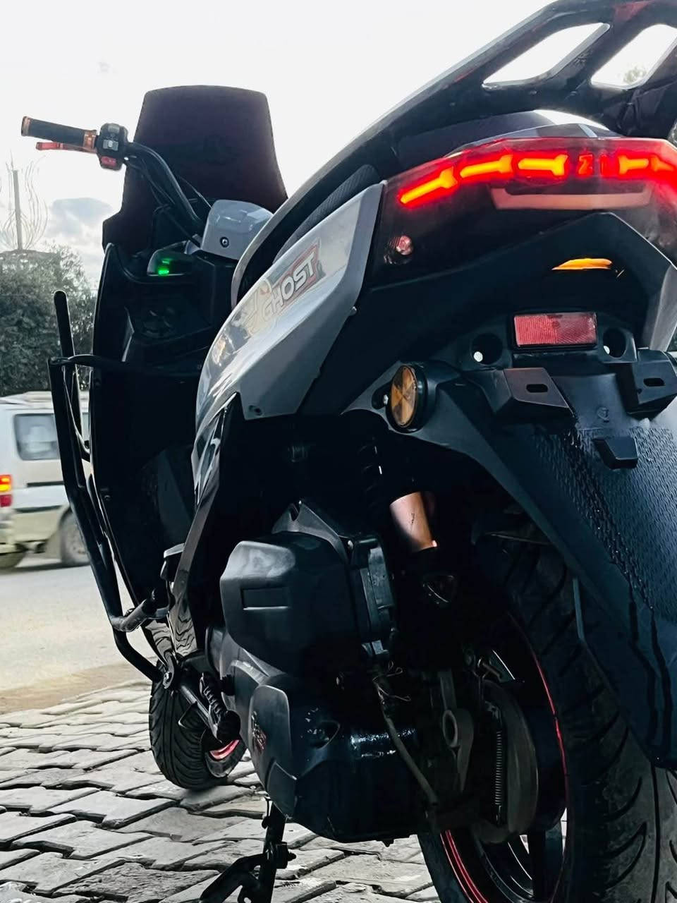 دراجة اوتماتيك [گوست ]
الموديل 2025
السعر 700 وبيه مجال بسيط حگ الجية
دراجة اخت الجديدة مثل ما موضح بالصورة 
عنوان بعقوبة خان الوالة 
*********** بعقوبة, ديالى
