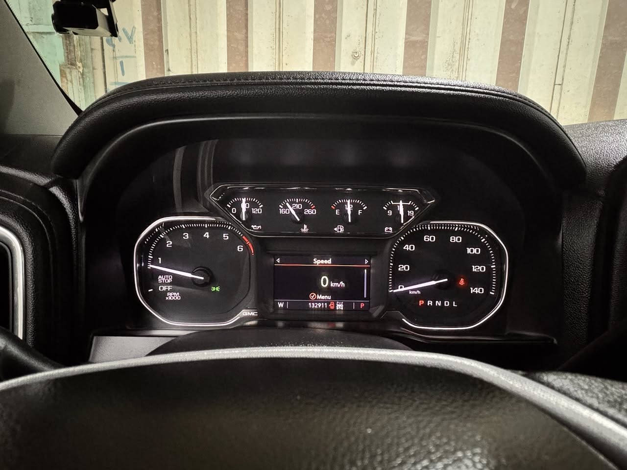 جي ام سي سيرا
مديل21
فئة slt
مكينة v8 5300
فول عدا الفتحة
فور ويل 
كشن تدفئة تبريد +خزن
ما اطول عليك المنشور كل المواصفات بيه عدا الفتحه
باب طويل بدي قصير المرغوب 
رقم بغداد بأسمي تحويل 
سياره حادثه جاملغ ايمن وباب صدر ايمن
سيارة جاهزة صدر جديد منظومة تبريد جديدة بعهدي بل ضمان
مكان السيارة الناصرية و بغداد 
***********
