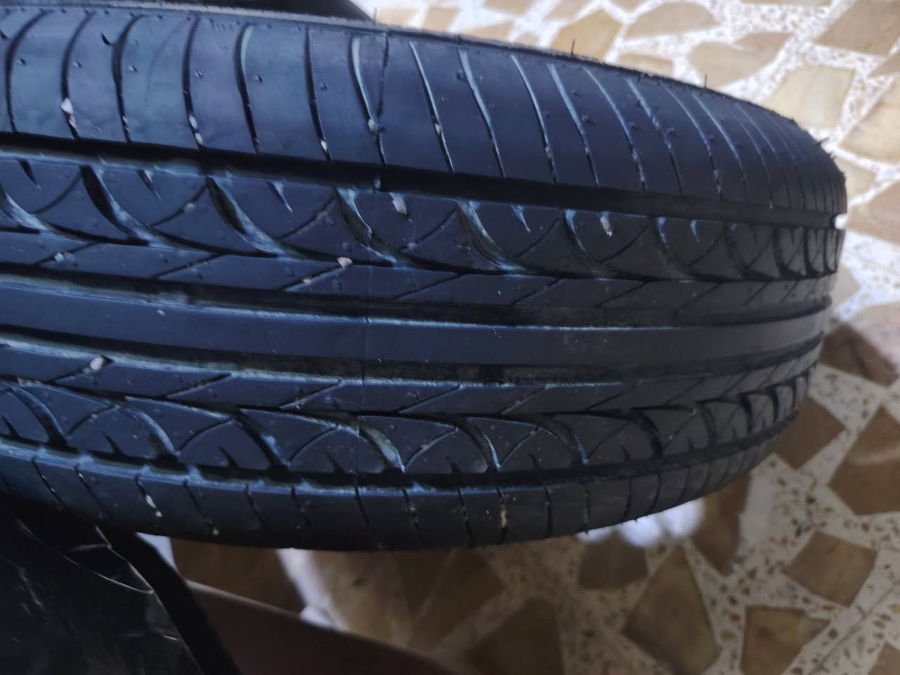 سلام عليكم طخم تيات خط ابيض 14/70/185مال اكسنت ريو افيو فكترا  معا ويل شرط استعمال شهر انتاج 25 سعرهم 240 وبيهم مجال قليل ***********
