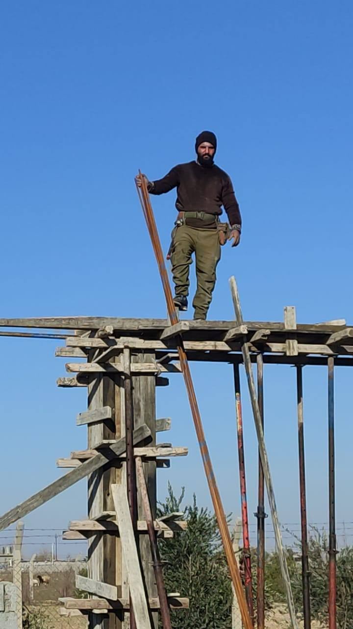 سلام عليكم اخذ مقاولات لقطعه 100متر  اخذهه 10ملاين اسلملكياهه هيكل شغل نضيف للستفسار نتصل ***********
