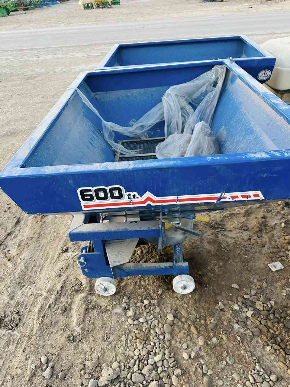 السلام عليكم للبيع باذراه بستم جديد حجم (600) + مرشه كوبراه مستخدامه سلايت مكفوله وشرط عل فحص جناح 16 متر كامله صونداه سحب + كاردن نظافه دراجه اولى العنوان واسط الزبيديه للستفسار اتصل ودلل ***********
