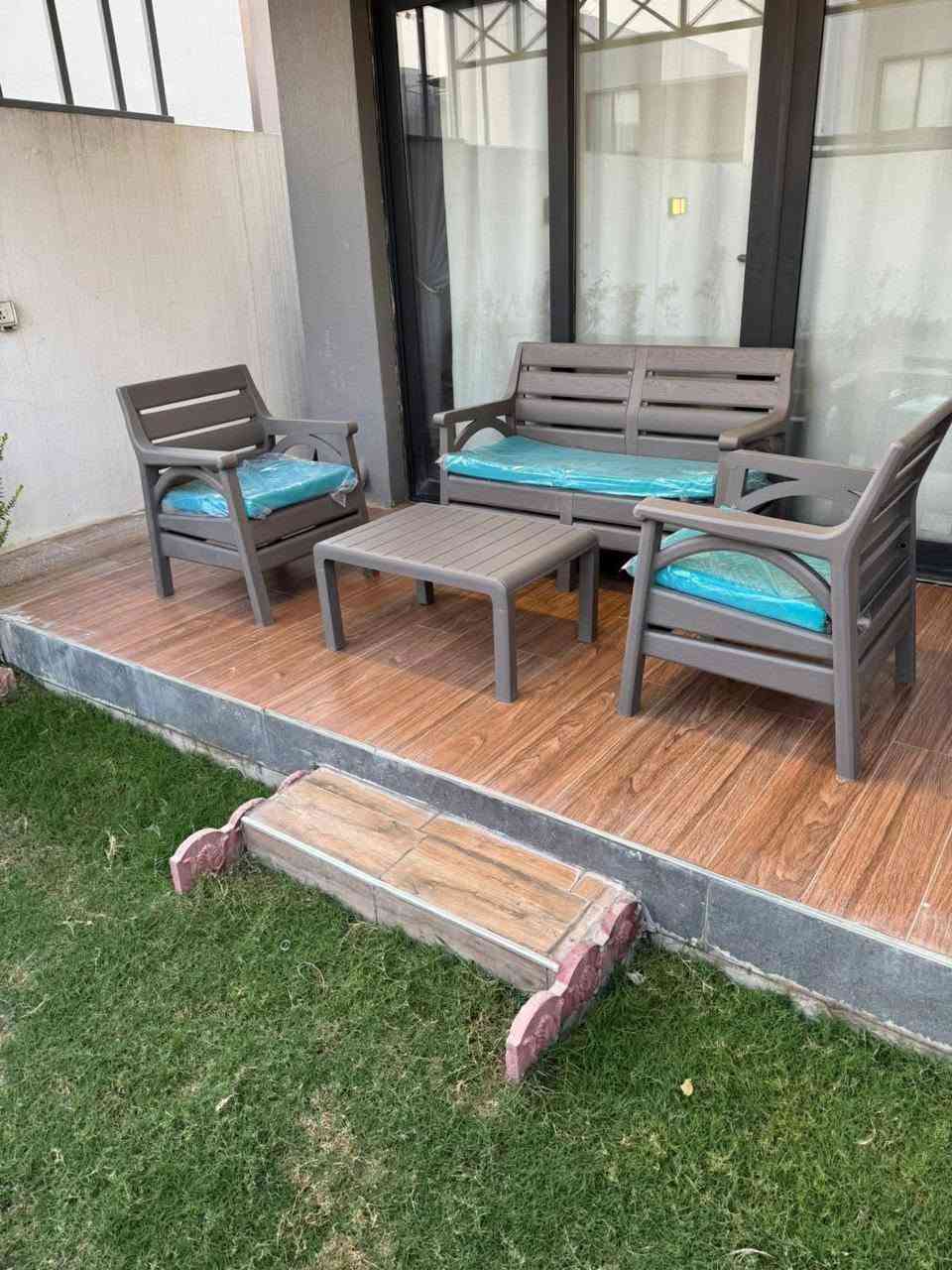 "حوّل حديقتك لمكان راحة 🌿
جلسات حدائق عصرية 👌
 مظلات شمسية تحميك من الحر ☀️
كراسي مسبح هزاز🏊‍♂️
جودة عالية وتصاميم فاخره تصاميم تناسب كل الأذواق
احجز الآن وخلي حديقتك تصير أحلى مكان بالبيت 
مستعدون لتجهيز كافة المطاعم والكوفيات والمزارع بأجمل الموديلات🔥🌈
*********** ☎️
يوجد خدمة توصيل لجميع المحافظات🛻
