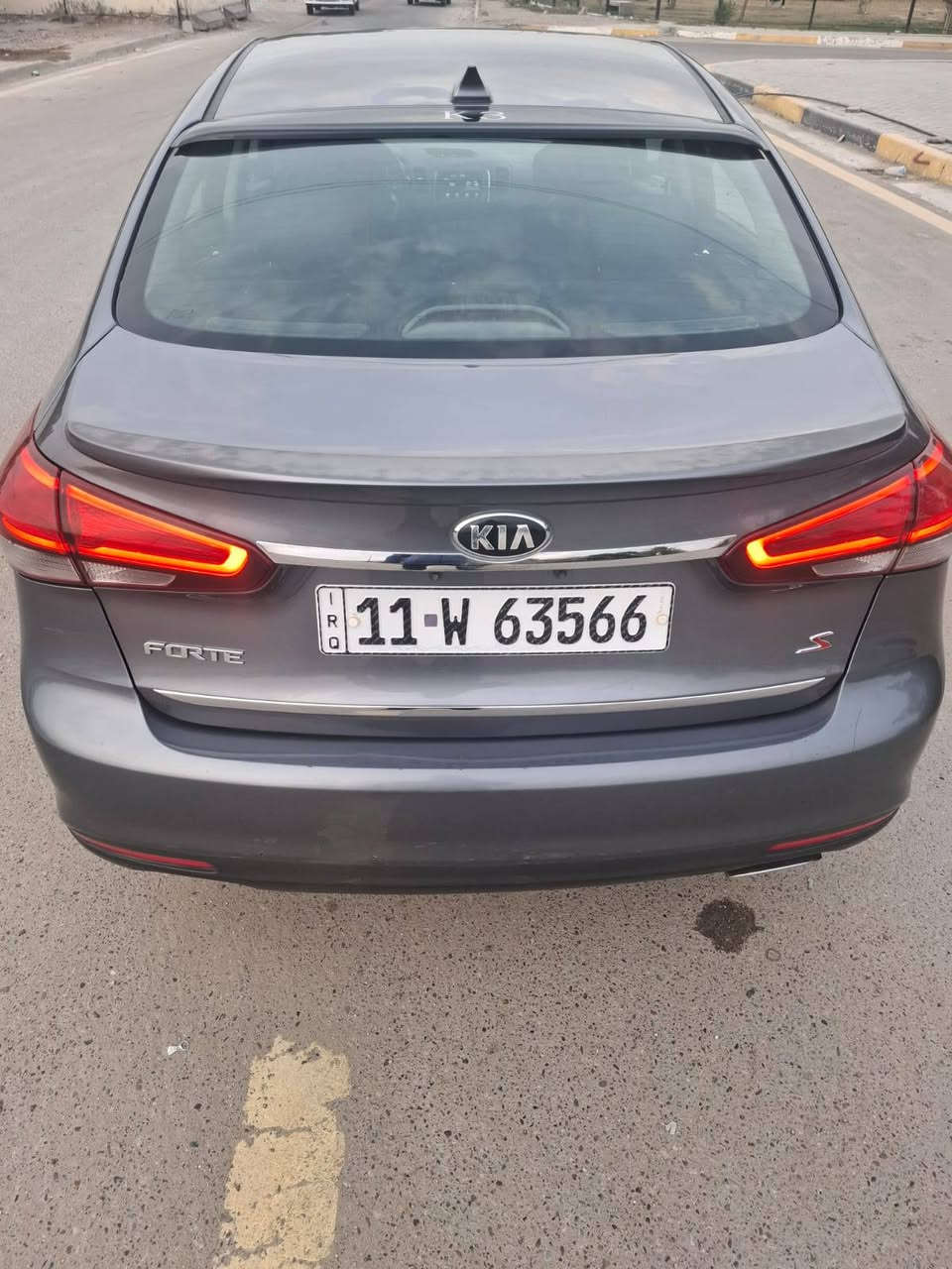 السلام عليكم كية فورتي 2018 وارد امريكي حادثها موضح بالصور فتحه وبصمه رادارت جانبي و  امامي شاشه اعطال لدات امامي خلفه مكينه 2000 دوش كير Atm كفاله من الصبغ والتبديل عدا البنيد بدون ايربك ليبل واحد وسلايت ماشيه 73 ميل مكان حي العامل
الرقم *********** بي واتساب السعر 127
