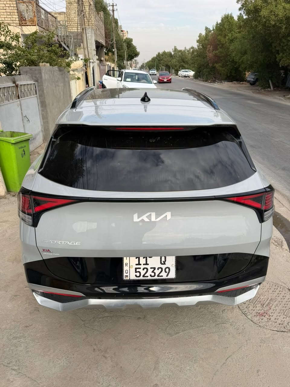 سلام عليكم.
كيا سبورتج SX (2023) 
حادثها صبغ باب مع تبديل باب بدون صبغ 
السعر 215 بيها مجال 
حادث موضح بالصور ورقم الشاصي 
محرك 2500
ماشية 74كيلو 
بانوراما
كاميرات محيطية 360
بصمة تشغيل
بصمة أبواب
بصمة صندوك
صندوك كهرباء
تدفئة كشنات
شاشة كبيرة ممتدة ديجتال
كيجات إلكترونية متغيرة حسب الوضعيات
وضعيات قيادة سبورت / سمارت / نورمال
كشنات جلد احمر
كراسي كهرباء فول تحكم مع ميموري
إضاءة ترحيب خارجية وداخلية
 حساسات امامي وخلفي
شحن وايرليس
منافذ تايب سي
منافذ USB
هاند بريك بصمة
️ أوتو هولد
رادارات أمامية وخلفية وجانبية
تحديد مسار ذكي
قيادة آلية ذكية
نقطة عمياء
كروز كنترول
سستم صوت هارمان كاردون
ميموري كشن السائق وضعيتان
إشارات بالمرايا
شاشة تحكم ميديا وتبريد
ستيرن فول تحكم 
للبيع فقط بدون مراوس
مكان تواجد السيارة:بغداد المنصور او حي الجهاد 
الرقم:***********
الرقم*********** :.
