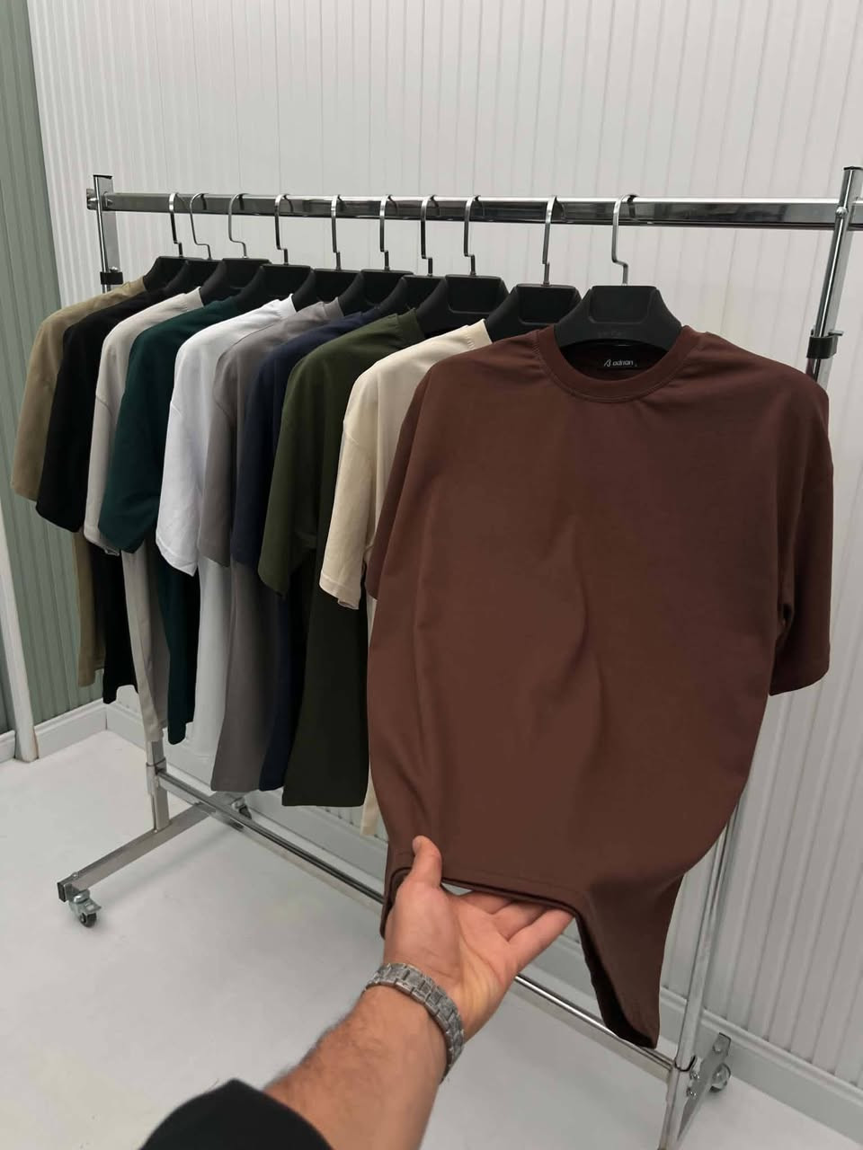 ERKEK SERİLİ OVERSİZE T-SHİRT 👕
✨ 24/1 Kalite Kumaş
✨ A+++ Premium Kalite
📏 Bedenler: S - M - L - XL - XXL (5’li Seri)

🔥 Oversize kesim – sezonun en trend modeli
🏬 Mağazalar için toptan satışa uygundur

📞 İletişim: 0090 539 946 74 10


**إذا كنت صاحب هذا الإعلان وتريد حذفه لأي سبب، رجاءا أرسل رسالة إلى الدعم الفني**