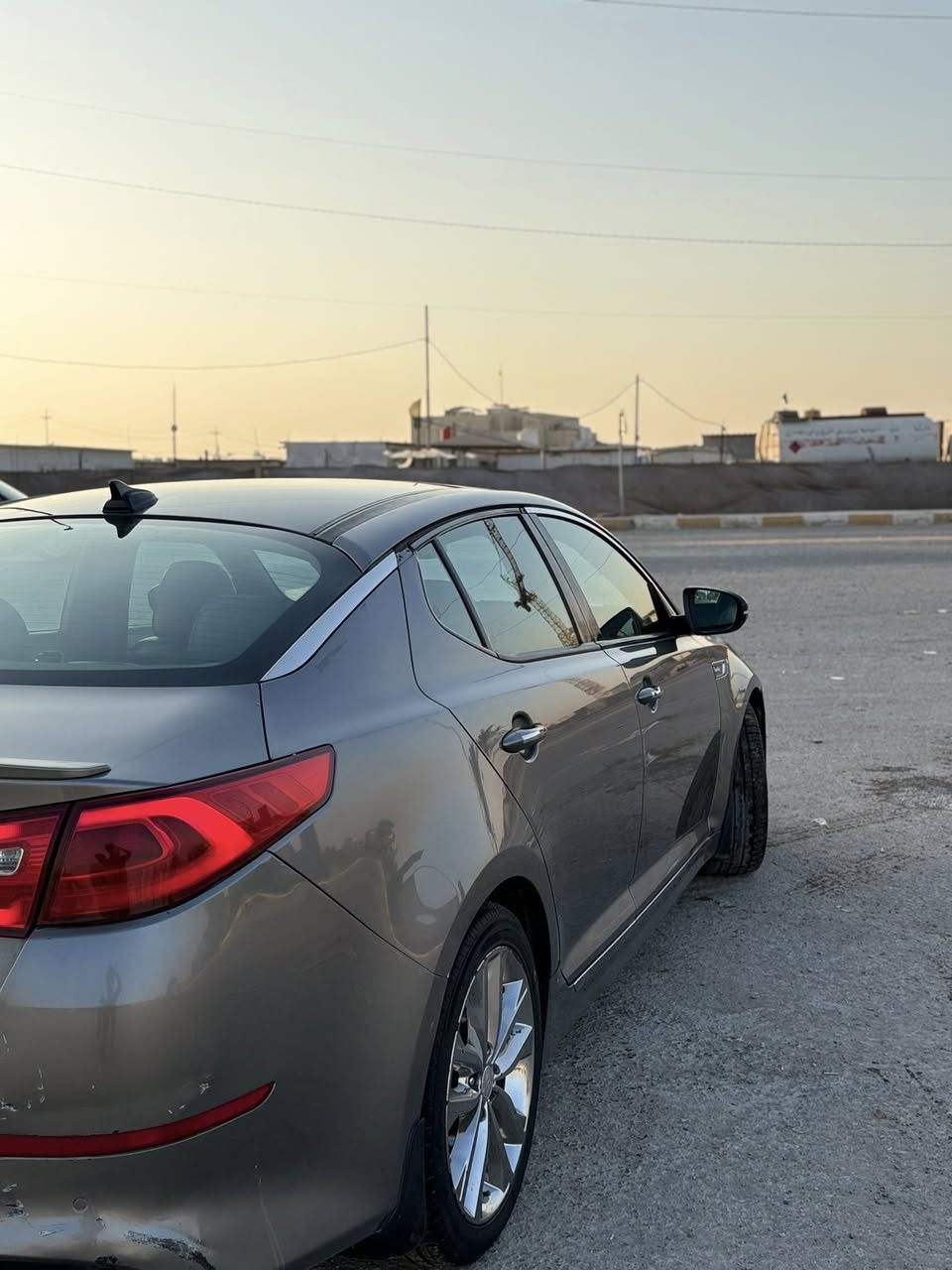 السلام عليكم كيا أوبتما موديل 2015 وراد أمريكي السياره مبدل بيها فقط بنيد بدون لغود السياره كلها ليبل واحد السياره SXL يعني فول مواصفات 
*سقف بنرامي 
*محرك 2000تيربو
*بصمه وترحيب
*كشنات الاماميه كهرباء مع خزن ميموري كشن السائق
*الكشتات الاماميه تدفئه وتبريد 
*الكشتات الخلفية تدفئه
*تدفئه ستيرن 
*سايد بريك بصمه 
*اوتوهولد 
*تبريد قطعتين 
*بك لايت لد 
وبعد بيها السياره ماشيه 80الف مايل رقم قادسية بأسمنه السعر 125 وبيها مجال بسيط ترهم مراوس حسب القناعه غير متواجد على الفيس فقط تلفون ‭0772 825 1241‬
