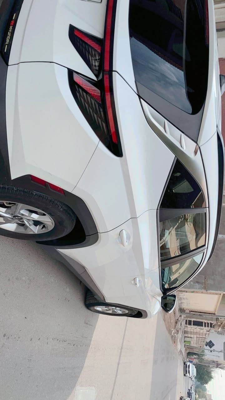 🚗 هيونداي توسان 2022 – SEL وارد أمريكي
• محرك 2.5 لتر 4 سلندر
 • ناقل حركة أوتوماتيك 8 سرعات
 • نظام دفع أمامي
 • شاشة لمس
 • Apple CarPlay & Android Auto
 • كاميرا خلفية
 • حساسات خلفية
 • نظام الثبات الإلكتروني
 • مراقبة النقطة العمياء
 • تحذير مغادرة المسار
 • مثبت سرعة
 • مكيف أوتوماتيك
 • مفتاح ذكي وتشغيل زر
 • بدون ايرباك سليم 
 • أضوية LED
ماشيه ٥١ الف تفاصيل لحادث بالرابط ادناه 
https://bid.cars/en/lot/0-31928148/2022-Hyundai-Tucson-5NMJB3AE4NH043421
السعر ١٨٢

للتواصل ***********
