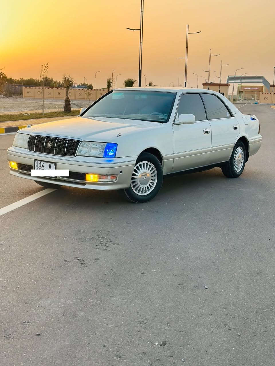 لسلام عليكم..
راس الثور فلات موديل1996 رقم بصره انكليزي سنويه ال29 حداده جديده  تبريد  ويه السويج مكينه ثنين ونص مجاول توه شاده اله وارد يابان السياره كفاله كص ونغل جثه وظربه واصوليات منظومة زنون عالي ناصي سستم سماعات جديد كله جديد دواخل كارتون مكان السيارت بصره السعر 110
رقم الهاتف ***********
