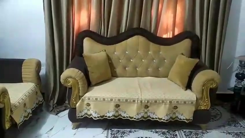 السلام عليكم تخم 10مقاعد اخو الجديد سعره 550ومجال بسيط مكاني حله شارع الطهمازيه ***********
