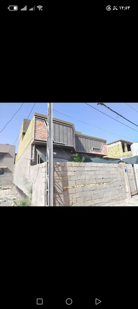 بيت للبيع ٢٠٠متر طهمازية شارع مخبز المصطفى غرفتين وصاله ومطبخ وكلدور بيتونة علئ طول الكلدور ***********
