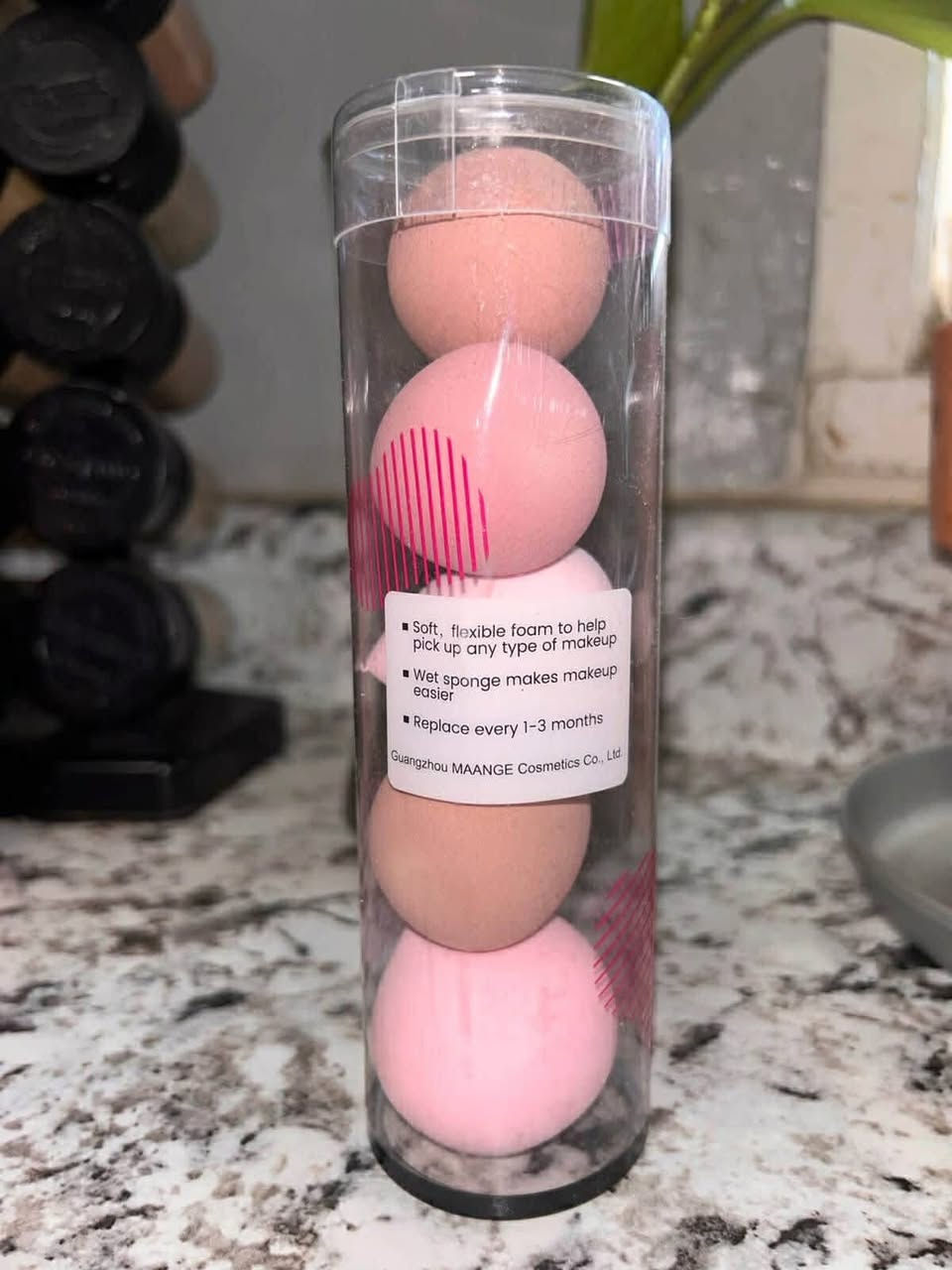 عندي كارتونه مكياج تعد ٥٠ قطعه
للبيع


**إذا كنت صاحب هذا الإعلان وتريد حذفه لأي سبب، رجاءا أرسل رسالة إلى الدعم الفني**