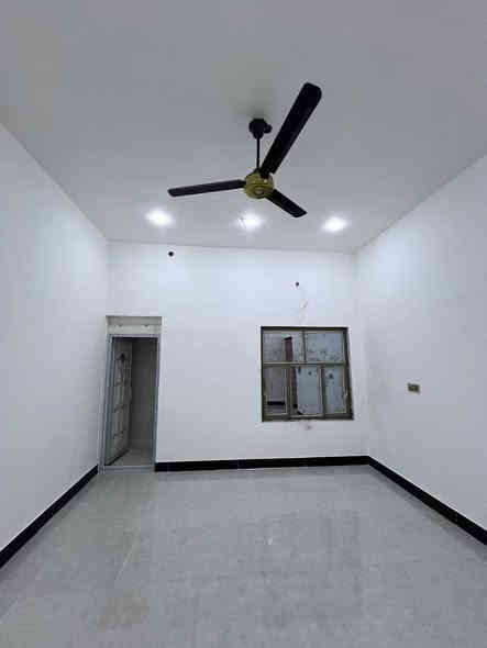 بسم الله ما شاء الله 🪬
دار سكن ( تحفة معمارية )
البناء حديث وخارطة مميزة وموقع جداً راقي
…….
#المساحة :: 200م ( 10 * 20 ) 
#العنوان :: إبي الخصيب - طريق سيد حامد 
قرب مدينة الأندلس السكنية - موقع مميز 
#طابو_صرف_زراعي_عراقي_💯💯
…….
#يحتوي :: كراج واسع أستقبال صحيات خارجية
حديقة مطبخ صالة مناور عدد 2 صحيات داخلية
غرف منام عدد 2 نظام سويت .
#كل_مايحتاجة_المشتري_من :: مغاسل - كيزر 
ماطور نظام بوستر -خزانات ماء .
……..
#الخدمات :: ماء كهرباء شارع تبليط 10م مدارس
منطقة جداً راقية والبناء منظم ومميز 
…….
شغل البيت من الدرجة الأولى #شرط_الضمان .
…….
#السعر_المطلوب ::: 115 مليون قابل للتفاوض 
…….
#للأستفسار:: أتصال - واتساب 
***********
…….
كما عودناكم على أستقبال جميع العروض العقارية
