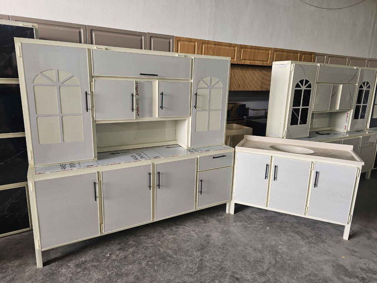 ما عليك بس  احجز والطلب يوصل لباب بيتك 🤗🌹🤗..
كاونتر ارضي وملحق مترين  مع  سنك متر و20 مرمر
💥 (المنيوم سوكي)💥

كاونتر مترين ارضي وملحق مع سنك متر و٢٠ مرمر . 

♥️♥️السعر  270 ❤️❤️

التوصيل🚚🚚
التوصيل 🚚🚚
بغداد داخل  مجاني

15 /اطراف  بغداد 

15//رمادي +فلوجه + كربلاء +بابل

25// مركز واسط  
50//أطراف واسط
25 /الديوانيه +النجف
35//ديالى
35/ السماوه+  الناصريه+  العماره + ا


**إذا كنت صاحب هذا الإعلان وتريد حذفه لأي سبب، رجاءا أرسل رسالة إلى الدعم الفني**