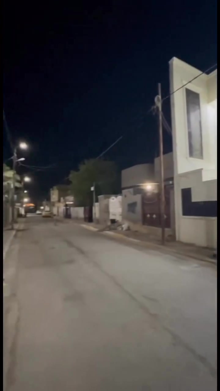 🏡 منزلان فاخران عاليَا المواصفات للبيع في مدينة الديوانية

فرصة مميزة لامتلاك منزل عصري بسعر مناسب في حي الفرات قرب مستوصف الفرات.

تم تصميم المنزلين وفق أحدث المواصفات الهندسية، مع استخدام أفضل مواد البناء عالية الجودة لضمان المتانة والراحة.

🔹 مساحة كل منزل 126 مترًا مربعًا
🔹 الواجهة 6 أمتار
🔹 طابو صرف
🔹 يتكون كل منزل من طابقين

الطابق الأول:

* غرفة
* صالة
* استقبال
* دورتا مياه

الطابق الثاني:

* غرفتا نوم
* صالة
* دورة مياه

للمزيد من التفاصيل، مراجعة مكتب صناع المال للعقار.

📞 واتساب: ***********
📞 اتصال: ***********

#الديوانية #حي_الفرات #عقارات_الديوانية #بيع_منازل #طابو_صرف #مكتب_صناع_المال_للعقار
