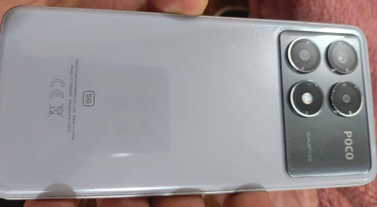 للبيع مكاني نجف حي العسكري تقاطع الرشيد
بوڪوx6برو 5g ذاكرة 512 معروف بوبجي 120 فريم

بدون ملحقات بي شخوط ثنين بسيطات بلشاصي اصلا ممبينات جهاز مامفتوح تفحص وين ميعجبك سلاسه فول وحش بل العاب 

اكرر بدون ملحقات لاشاحنه ولاكارتون  سعر 235 وبي مجال قليل حك الجيه حك الجيه فقط بدون معامله لاستفسار  ***********
