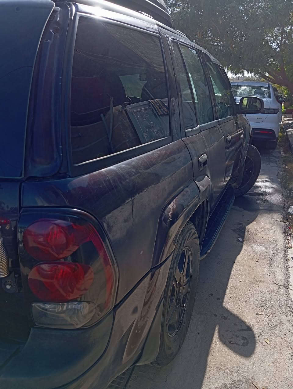 السلام عليكم
بلايزر 2006 سيارة نضيفة صدر جديد تايرات جديدة منضومة غاز الداخل نضيف السعر 75 بيها مجال بسيط 
للاستفسار  ***********
