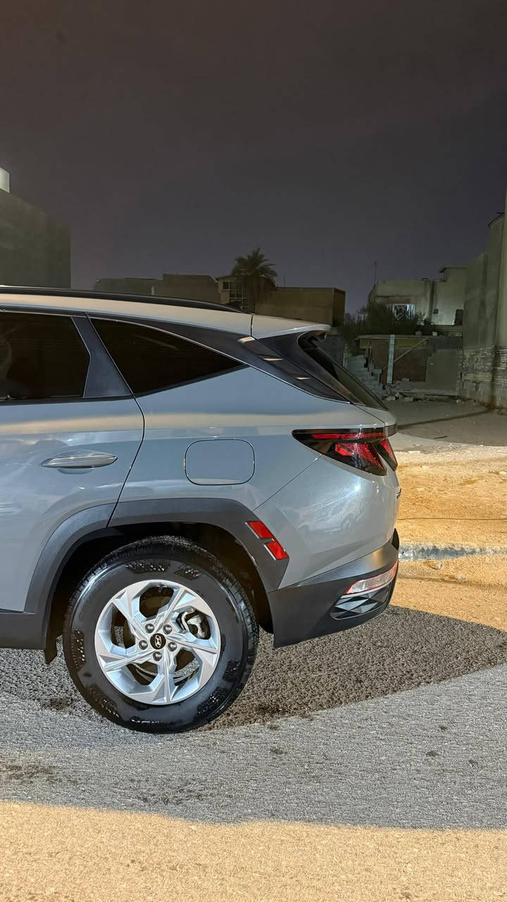 هونداي توكسان موديل 2024 دخول جديد  بدون حادث ولا ايرباك والسيارة جاهزة وجديدة بمعنى الكلمة كتاب شهداء بصرة ماشية 20 السيارة فول ماعدة الفتحة السيارة بصمة رادار تشغيل عن بعد  دواخل ابيض لون سمنتي فاتح السعر 215 قابل للتفاوض  العنوان بصرة معقل للتواصل عبر الاتصال***********
