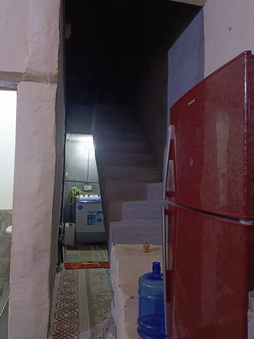 دار للبيع طابو زراعي سند25
بأسم الحجيه يتحول باسمك كبل
المساحه200 متر طابق واحد عكاده بلوك
يحتوي الدار على طارمه كبيره ومضيف كبير معزول  وغرفتين واحده كبيره والاخرى وسط
وصحيات ومطبخ وصاله وسطح وبيتونه
عرض الفرع6متر
العنوان كربلاء-طريق بغداد شارع العميشيه مقابل عامود 60تحديدا
وتبعد عن جامعه الزهراء 5عواميد جامعه الزهراء عامود55 والبيت عامود60بلضبط
السعر 75وبي مجال
البيت واسع وجبير وفرعه مرتب
لكن يبعد عن الشارع العام الرئيسي مال بغداد 850متر
راسلنا واتساب سيتم تحويلك لراعي الدار،مباشرتا ••لانستقبل اتصالات فقط واتساب وسيتم تحويل على صاحب العقار مباشر
 الواتساب : ‎***********
