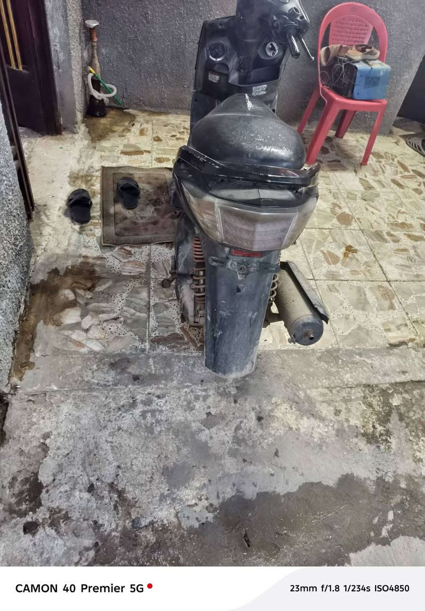 دراجه سكنز فحل للبيع دراجه مفتوحه المكينه بس نضيفه لدراجه نكره كالف
مكاني بغداد الشعب ***********
