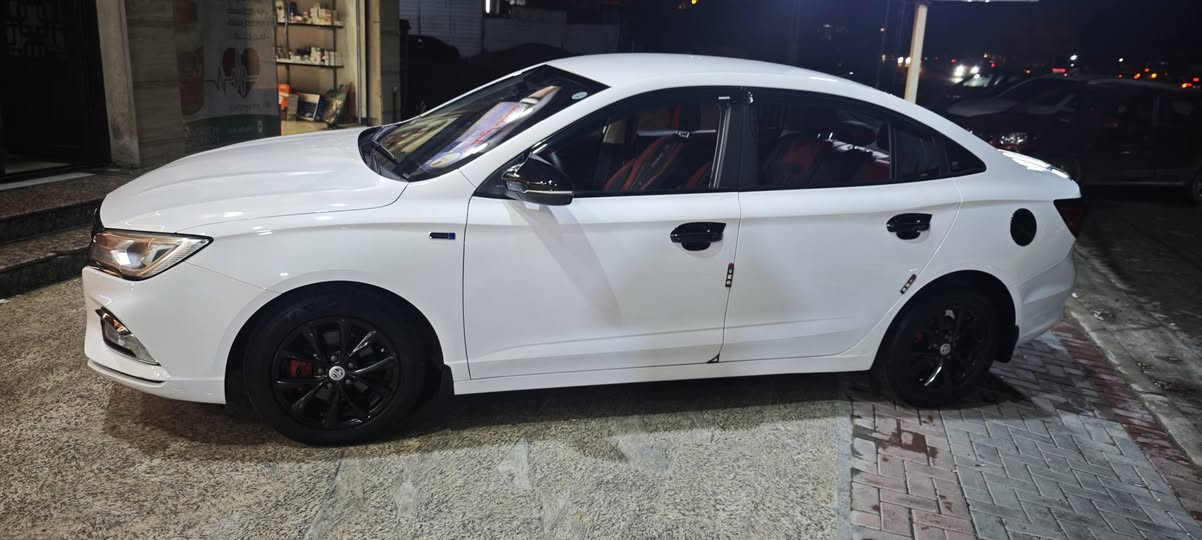 السلام عليكم سياره للبيع
نوع MG 5 موديل 2023 

سياره كير محرك تبريد تدفى صدر أمام خلفي دبلات الكل بلادي 

مامفتوح بيها برغي ولا مبدل 

الويل كب بلادي مصبوغ اسود حراري اصلي 

شاشه كبيره حساسات خلفيه 

شادها على ايدي بلادي عن طريق شاشه مع صوت الحساس 

سستم سماعات عدد٤ مشدود بلادي 

داشكم اصليه تصوير عن طريق الشاشه 

بانزين محسن فقط 

بيها فقط صبغ بل دوسه الي بضهر السايق من جوا ع حك شبر 

سعر 105 $وبيها مجال فقط حق الجيه***********
