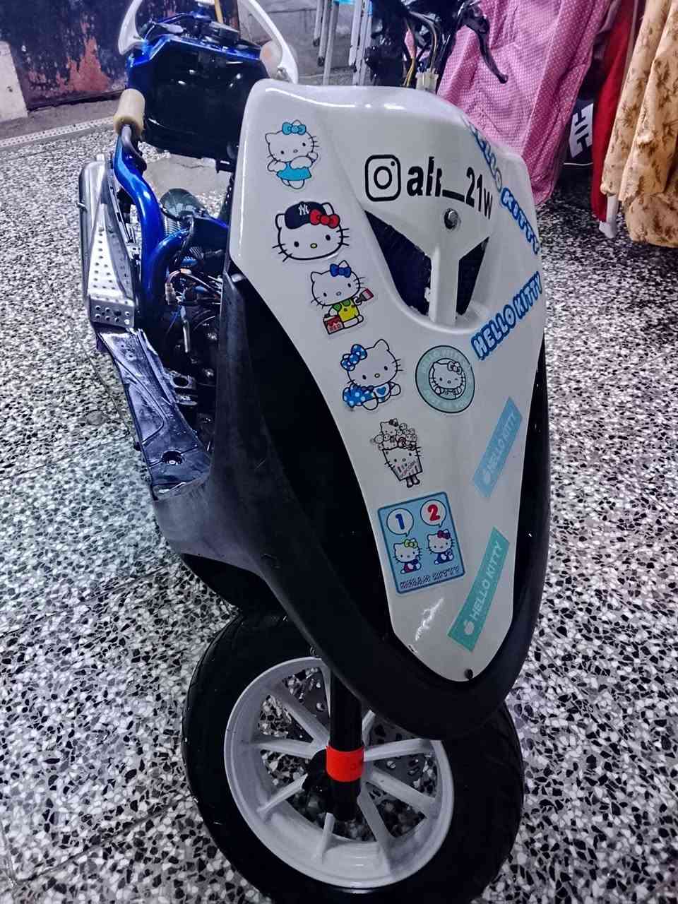 سلام عليكم دراجه عدله نضيفه وخير من الله والا تنقيص والا تبخير تجي دكلب وتفحص وشفت عينك 450وبيهه مجال حك جيه رقم الهاتف ***********
