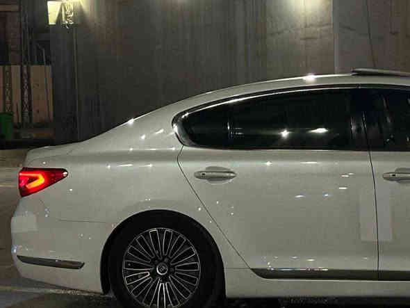 كيا كوريس 2013 خليجي فئه اولى
محرك 3800 V6
گير 8 نمر كوبرا
اللون ابيض صدفي
كل الابواب شفط 
الجنطه شفط
بصمه اربع ابواب
ستيرن كهرباء متحرك
ذاكره خزن كشن السائق والستيرن
دبل جام لعزل الصوت والحراره
رادار كل الجهات مع تحذير المنطقه العمياء 
لايتات لد ١٦ عدسه زنون ومتحرك 
زراك لايت
اكياس هواء كهرباء للراحه في كشن السائق والكشنات الخلفيه
بروجكترات لد 
كشنات جلد (النابا) افخم انواع الجلود لون بيجي
جكات تصعد وتنزل السياره
مري شفط وقلاب عالبگ لرؤيه اوضح
مرايات تعتيم للاضاءة العاليه وهيتر 
قماره شامواه فاخر 
كامرات عدد ٤ رؤيه محيطيه 360 درجه والخلفيه دواره مع الستيرن
حساسات امامي خلفي
فتحه سقف
كشنات جلد تدفئه وتبريد امامي خلفي
كشنات كهرباء امامي خلفي
شاشات عدد 3
تحكم ماوس امامي خلفي
الكشنات الخلفيه VIP 
تبريد 3 قطع
حساس مناخ اوتو يتحكم بفتح وغلق الهواء الخارجي حسب نقاوه الجو 
بردات عدد 5 بلاد
ايرباكات عدد 9
سماعات شركه لكسكون 14 سماعه
 دمام عدد ٢ امامي خلفي
تحديد مسار
شاشه عرض معلومات عالجامه الاماميه 
العينه شاشه وامكانيه تغيير شكل العدادات حسب الرغبه
هاند بريك بصمه كهرباء
نضام اوتو هولد
انضمه قياده عدد 4 عادي وايكو وسبورت وثلج
نضام مانع انزلاق ABS
نضام تراكشن كونترول 
نضام حزام امان كهربائي
مثبت سرعه ورادار تفاعلى 
السياره مكفولة عامه
السعر 180وبيه مجال 

***********
***********
