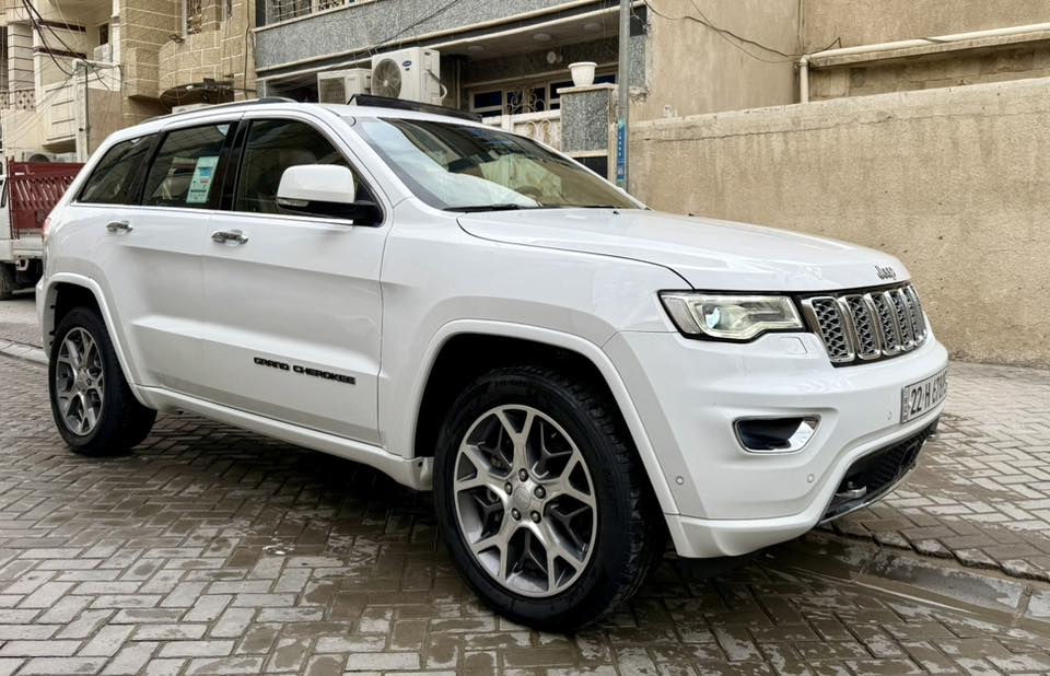 السلام عليكم جيب اوفرلاند 2021 خليجي فول مواصفات 1/1 اعلى فئة ب الاوفرلاند سيارة جكات بانوراما رادار امامي وجانبي نقطة عمياء وحساسات اصطفاف محيطية 360 درجة كامرا شاشات ثلاثة  كبيرة داخل مشمشي جلد حار بارد كهرباء فور ويل محرك 6 سلندر سيارة خليجي مكفول من حادث فقط بيها 3 مكانات بسيطة رش ربع باب خلفي اثر شخوط ومكانين جهة سايق شبرين تقريباً نضيفة جداً رقم اربيل  سنوية هزة فحص كلة جديد بسمي 
ومكان سيارة بغداد رقمي ***********
