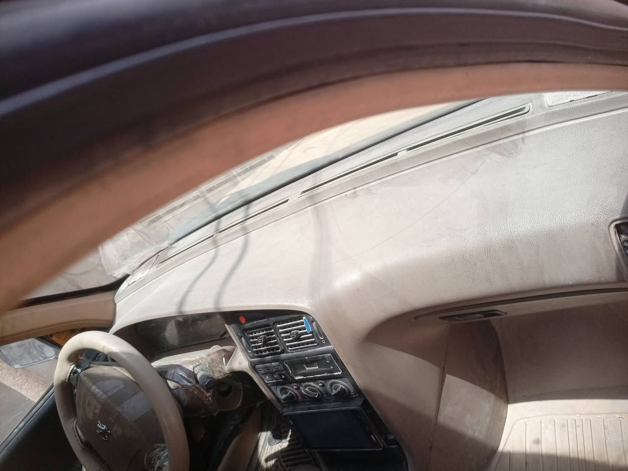 السلام عليكم من رخصت مدير الكروب سياره بيحو 405 كير مكينه بيكاتشو اتوماتيك الكير جديد قبل اسبوع شاده ترايك وين مايعجبك رقمها بغداد الماني بس راعيها ماواصله عنوانه بالكاظم اتعهدلك سرقه وعشاير وهذا رقمي ***********  السعر 15 ورقه وبيها مجال حك الجيه
