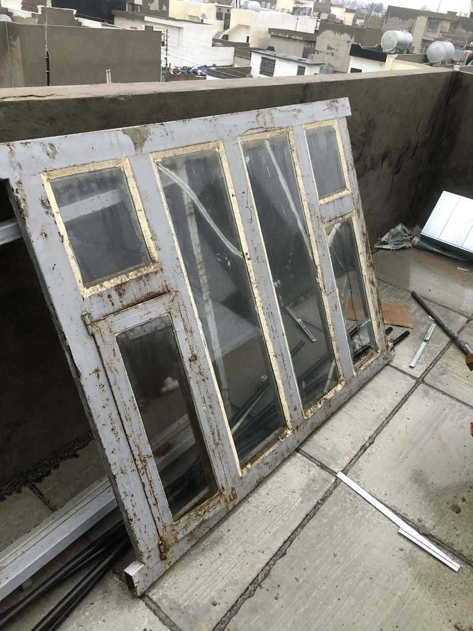 من رخصت الادمن
بوب وشبابيك للبيع تفصال تكمه قيم بما يرظي الله وتعال شيلهن *********** واتساب
