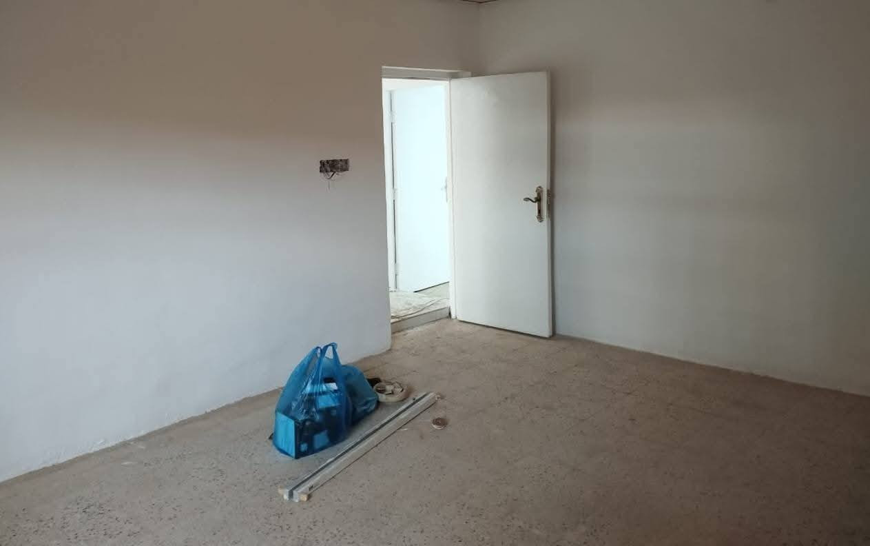 20 مليون رهن + 200 الف ايجار شهري
الاتصال على الرقم *********** الشيخ ابو جعفر ( مباشر من دون دلال )
مشتمل بمساحة 227 متر في حي العلماء مكان ممتاز طابق اول معزول تشطيبات نهائيه يحتوي على  :
ساحة خارجيه خاصه
حمام عدد 2 ( غربي و شرقي ) 
غرف عدد 2 ( واحد من الغرف ماستر تحتوي على حمام ) 
مطبخ + كاونترات 
سخان ماء
ماطور ماء
خزان ماء
فلتر تصفية لماء الخزان 
مخزن في الطابق العلوي
 
علما ان تاسيسات المجاري ، الماء و الكهرباء و السيراميك كله جديد
 
المطلوب 20 مليون رهن + ايجار 200 الف دينار شهريا
للطلب و الاستفسار يرجى الاتصال على الرقم *********** الشيخ ابو جعفر ( مباشر من دون دلال )
