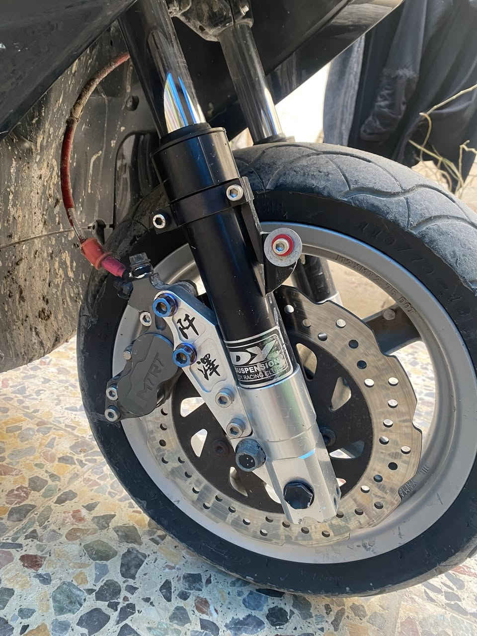 سكنس فحل كولد طلاعات دراجه نوزل بيهه
مكينه مزوده 
كلجات امامي خلفي
سلف رياضي
جويتر رياضي 
صدر Dy
دبلات خلفيه
شيال مال مكينه جبير
ستان صفح
فلنجه وصينيه ودسك
يدات 
تايرات جلاتين
ويل كب اصليات 
قبق فلاوين
دراجه مكينه ناعمه وخير من الله شلعه ومعدل كل نقص ما بيهه بس جاملغ امامي وهاهيه نكره بكل وقت مكاني شعب شارع الصحه ٨٢٥ وبيهه مجال ***********
