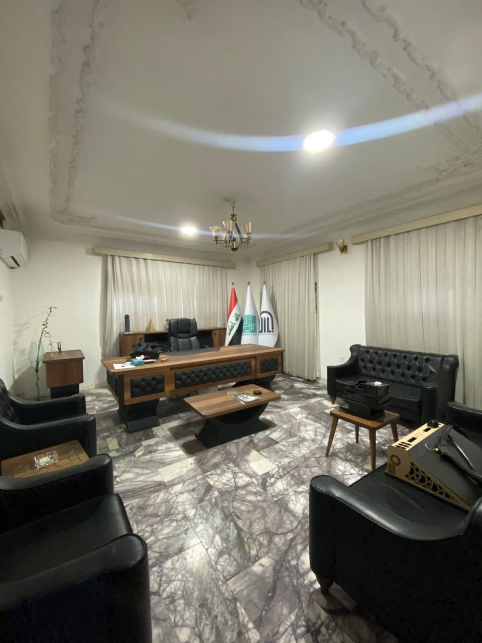 💎 للإيجار في السيدية 💎
📢 منشور رقم: ((474))
🏠 مكتب المتحدة للاستثمار العقاري
بيت 460متر 💒 درجة اولة مع كهرباء 20 امبير مجاني على مدار السنة  يصلح سكني او تجاري  
يتكون من:
💠 5 غرف نوم
💠 صالة واسعة
💠 مطبخ معزول عدد 2
💠 خدمات عدد 3
وكراج يسع 4 سيارات و حديقة 🍏

📍 الموقع: السيدية شارع 40

————————————
📞للاستفسار:☎️ ***********

📍 موقع المكتب:
 السيدية – قرب  مجمع السفير 

🏢 المتحدة للاستثمار العقاري
