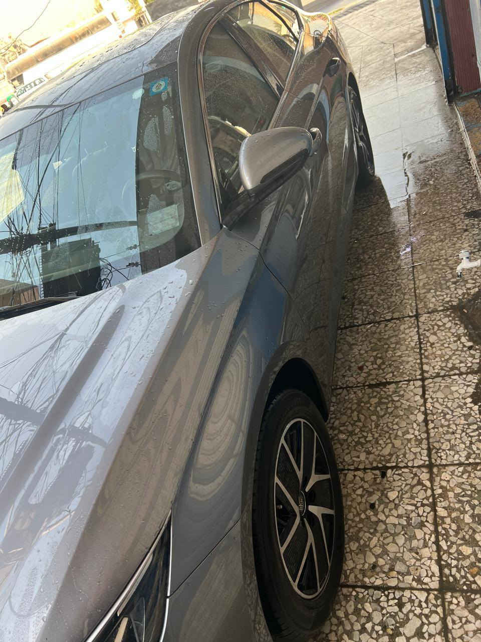 السلام عليكم byd كن L
موديل 2025 
ماشية 5600 /  5 اللاف و600 
فول مواصفات
 4 كامرات 
سلايد 
حساسات امامي وخلفي
اوتو بارك 
سيارة نضيفة وجديدة ومناقصهة اي شي 
المكان بغداد المشتل 
للتواصل اتصال او واتساب 
***********
