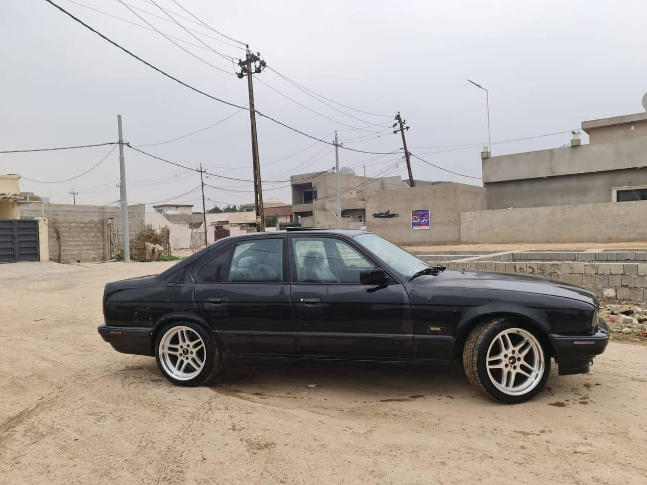 سلام عليكم 
للبيع او مراوس
Bm 525
موديل 91 محدثه كامل 95 
محرك كپس اوتوماتيك 
فول مواصفات 
رقم اربيل اب اسمي تحويل وكاله بطاقه بانزين 
كوله اب شرط 
سنويه رقم ژينگه كوله جديد 
السياره مخلي صورت الضرر بين البابين علي گد صينيه 
و راس البونيت فقط 

ملاحضه..(السياره بس يرادله صبوغ لان صبوغها مجولح . و الگير يسوي طپه بل نمره اوله و ثانيه فحصت طلع الكونترول و سعر الكونترول 100 دولار فقط ) 
سعره رايده اب 58 وبي مجال و السياره صاير عليه اكثر 
و علي غرامه ورقتين ينزل من سعره 
مكاني كركوك 
*********** كركوك, العراق
