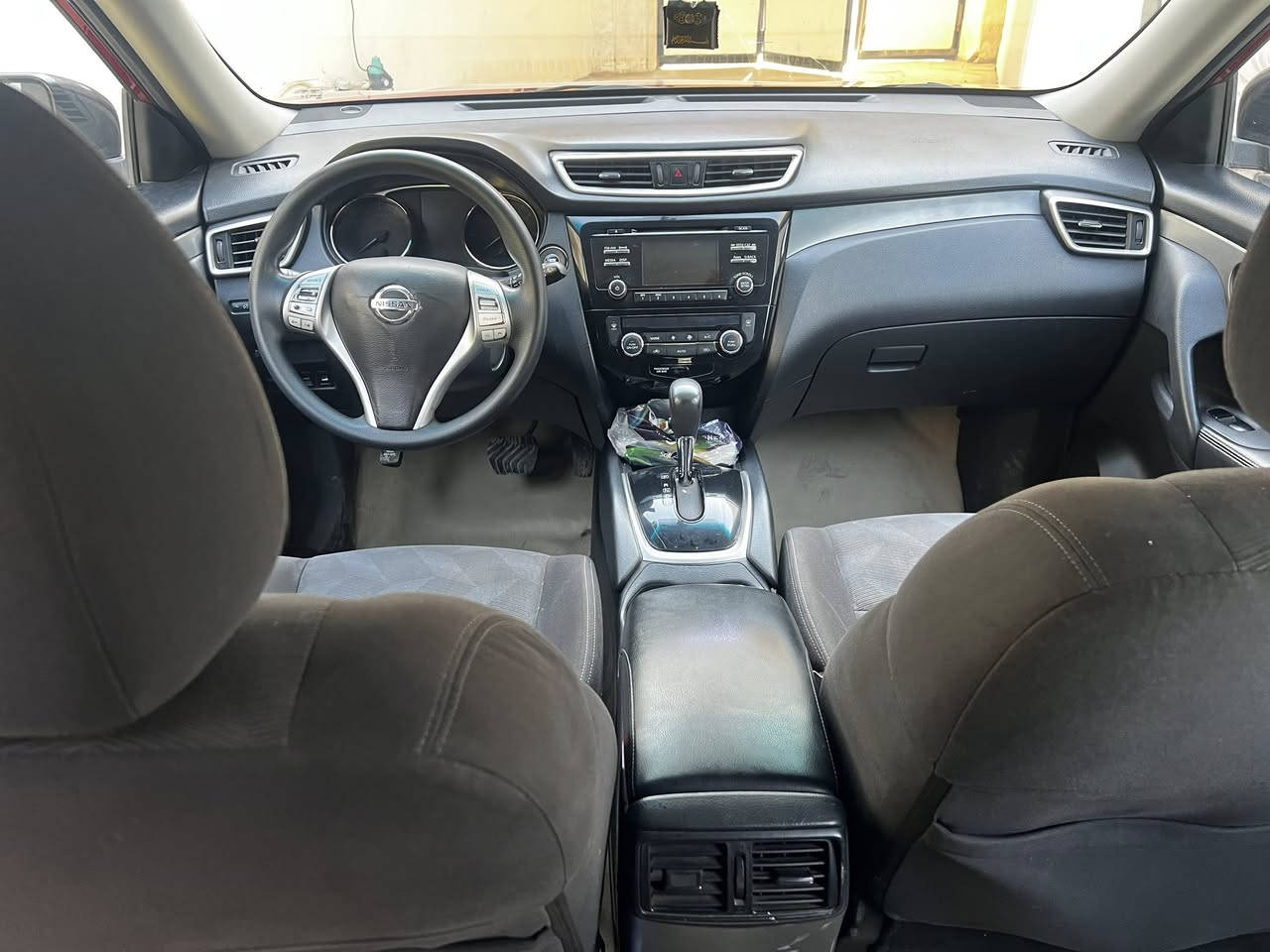 السلام عليكم
نيسان روج 

٢٠١٦ 

محرك ٤ شرط المحرك والكير 

بيها ثلاث قطع صبغ بوند وجاملغين شرط بدون دواخل 

مواصفات  SV

سنويه وهزة جديد باسمي شرط التحويل 

مكاني موصل بيع او مراوس 

السعر 138 وبيها مجال 

***********
